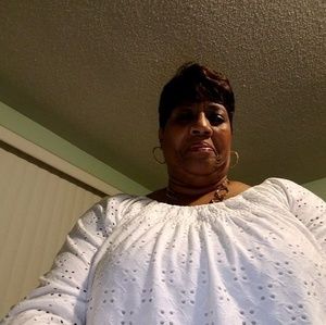 Meet your Posher, Beverly